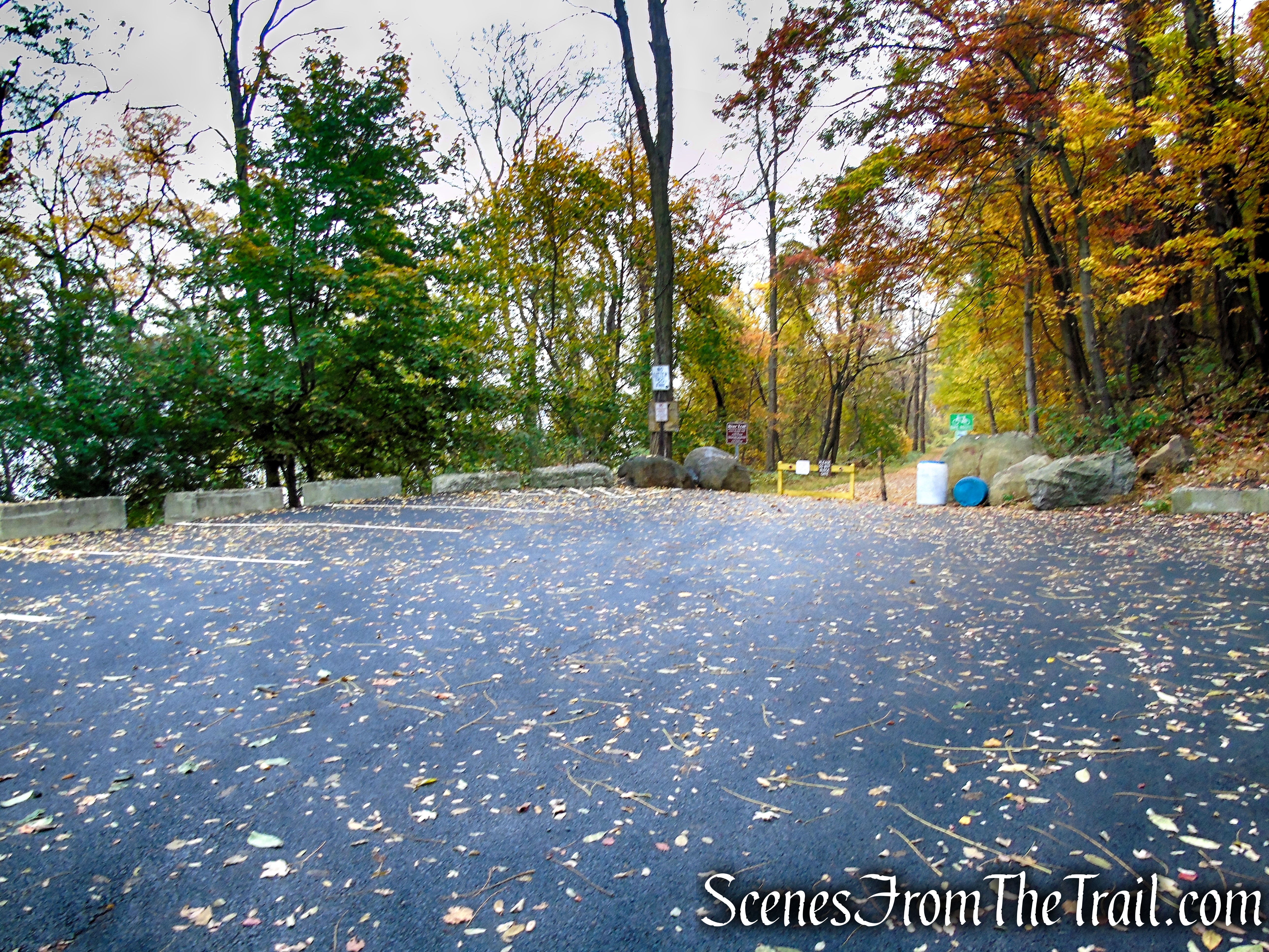 Hudson River Greenway trailhead & parking