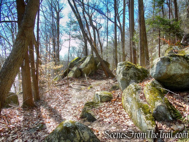 Red Trail - Squantz Pond State Park