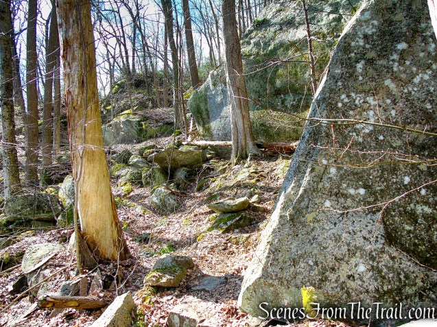 Red Trail - Squantz Pond State Park