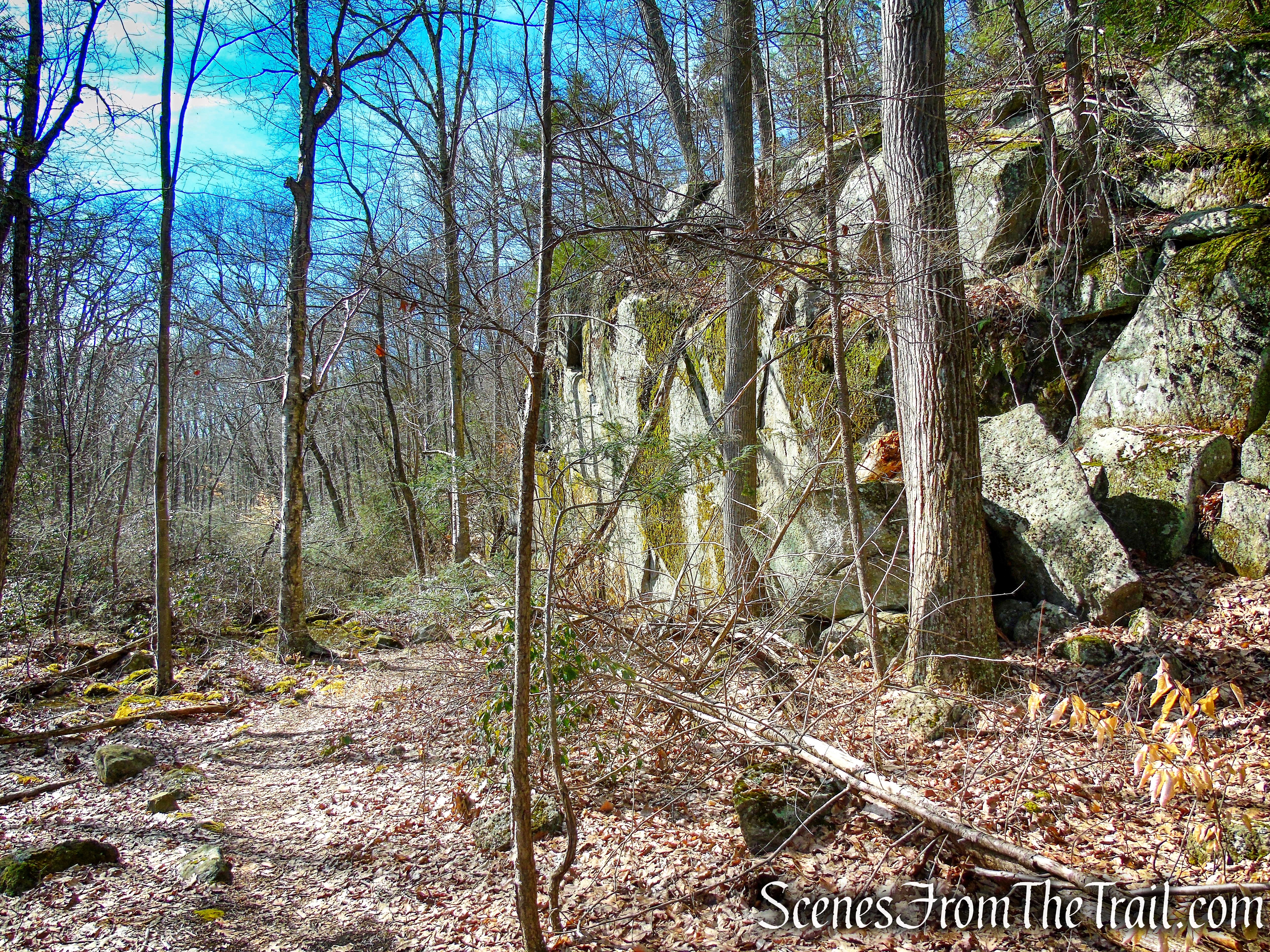 Red Trail - Squantz Pond State Park