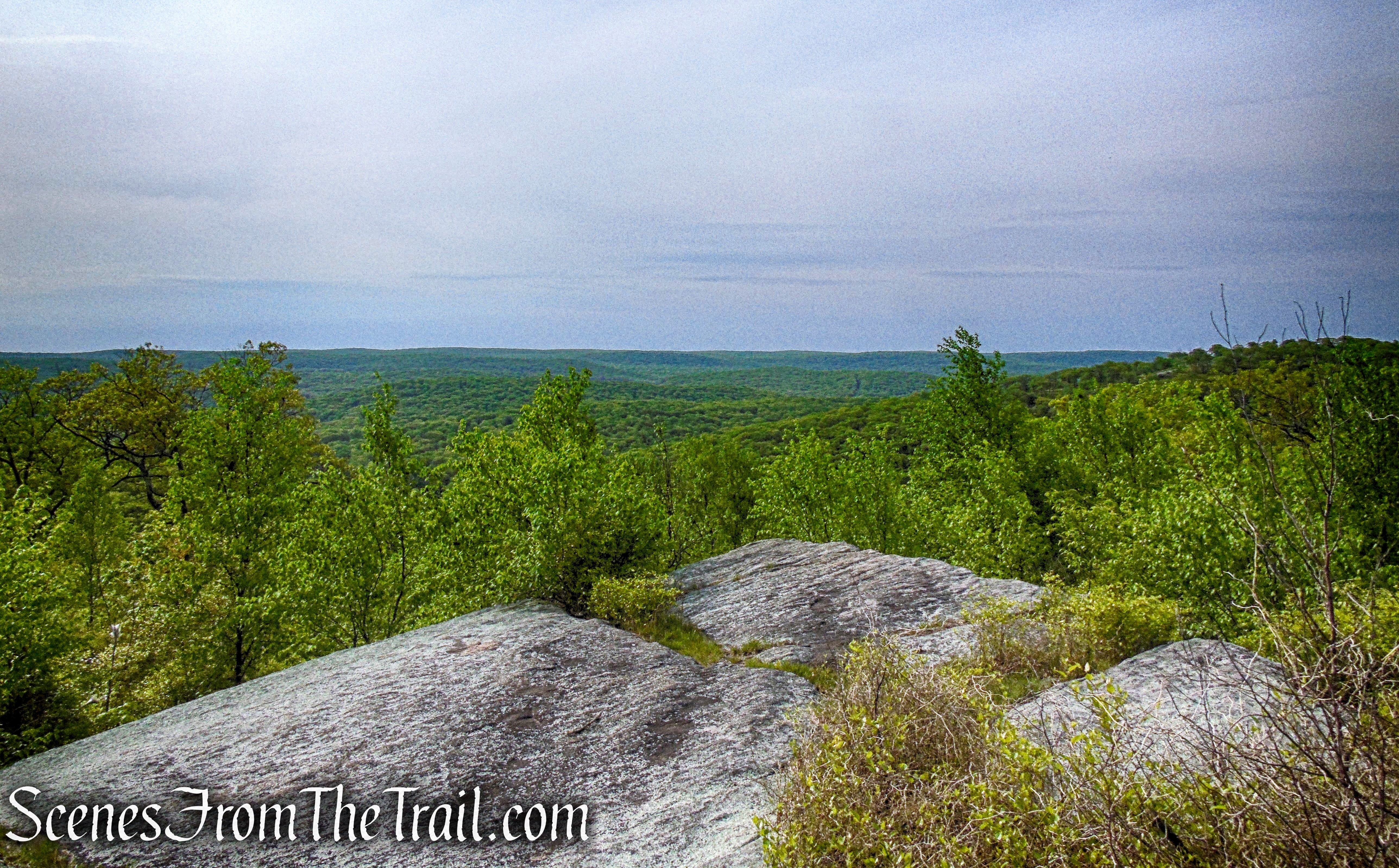 Viewpoint from the Nurian Trail at its terminus with the R-D Trail