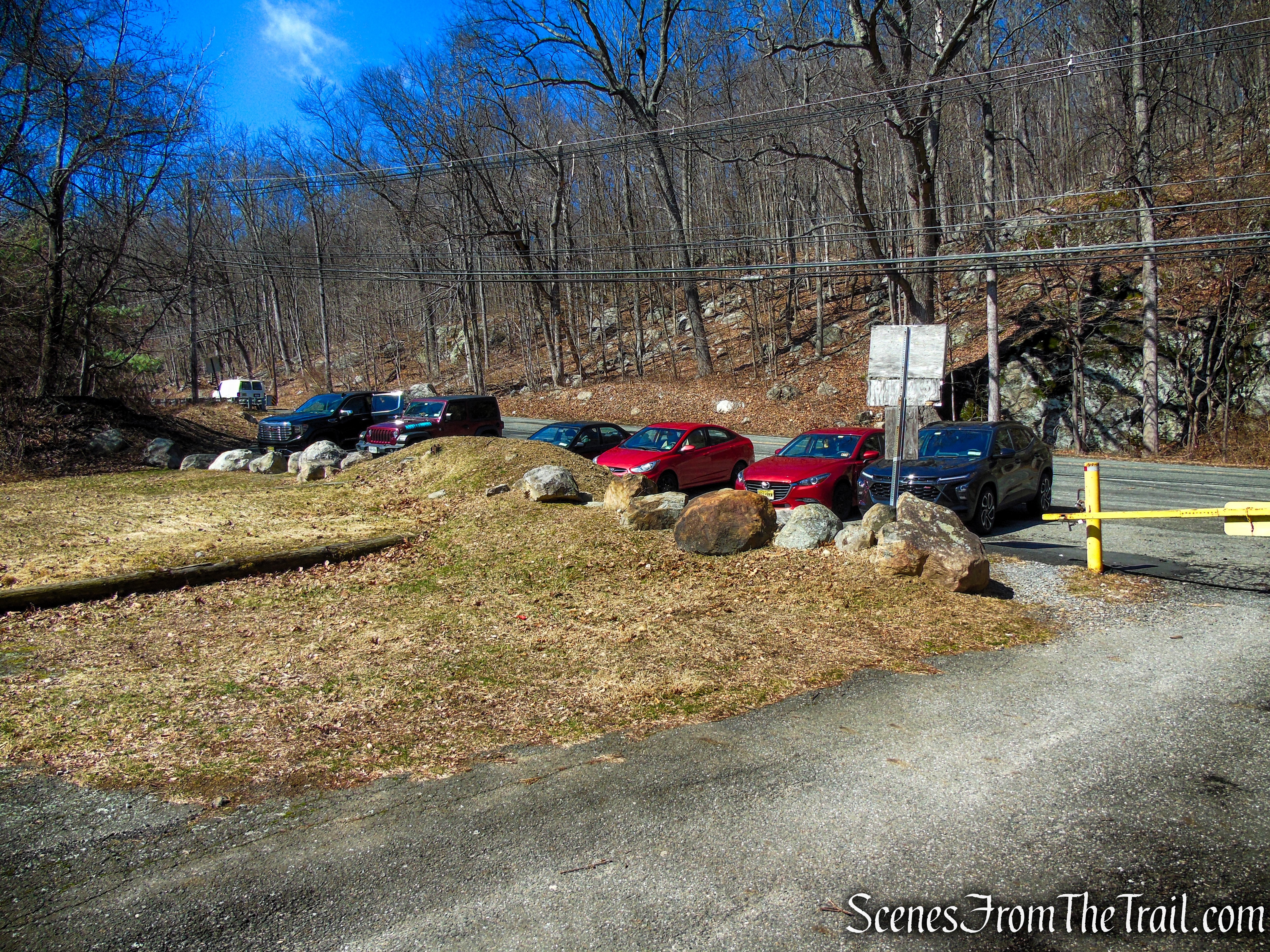Snow Bowl Area Parking - Mahlon Dickerson Reservation