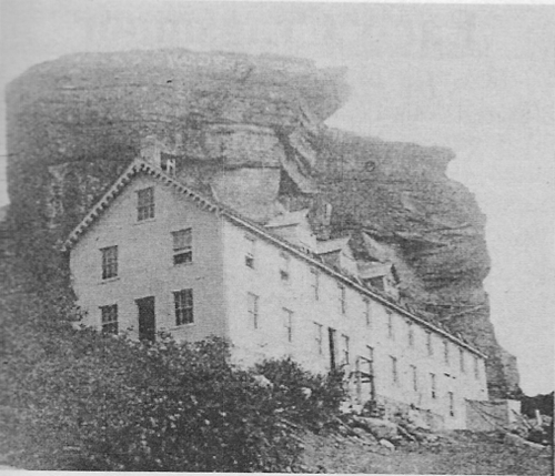 Sam's Point Mountain House