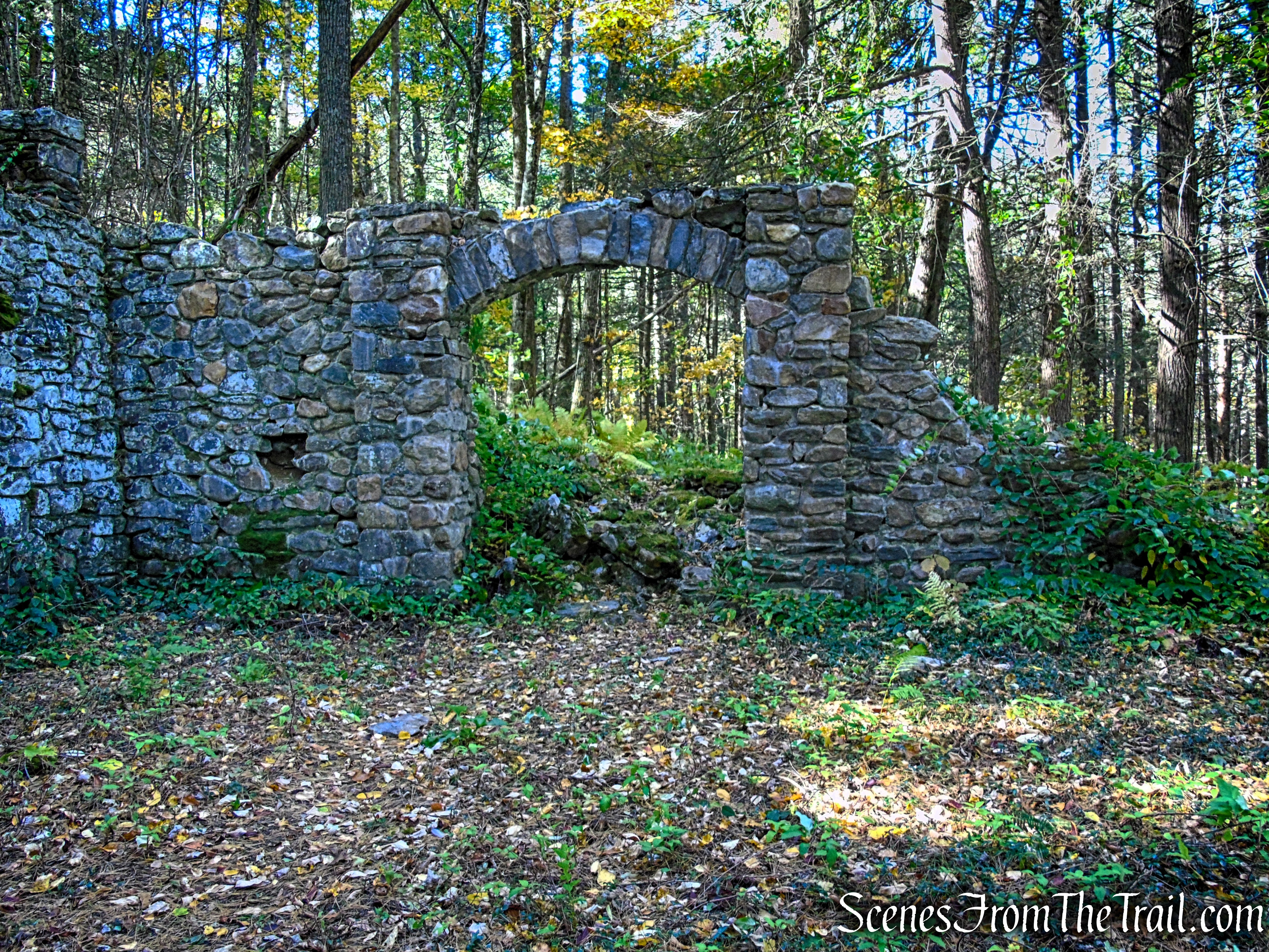 Outbuilding ruins - Ashintully Gardens